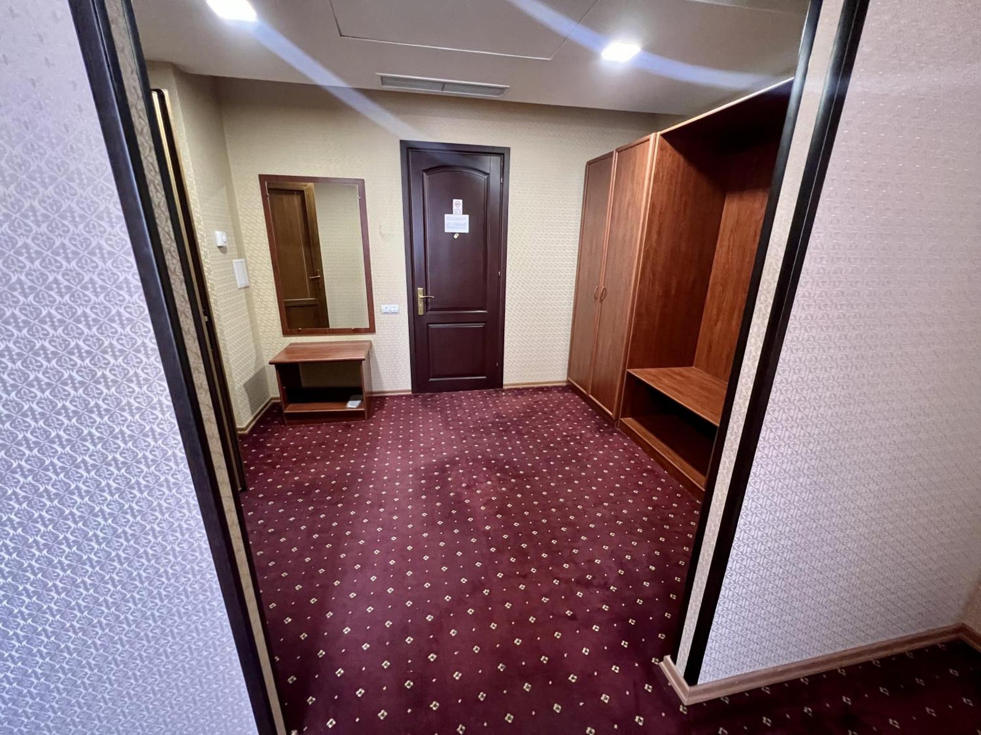Armenian Royal Palace エレバン エクステリア 写真