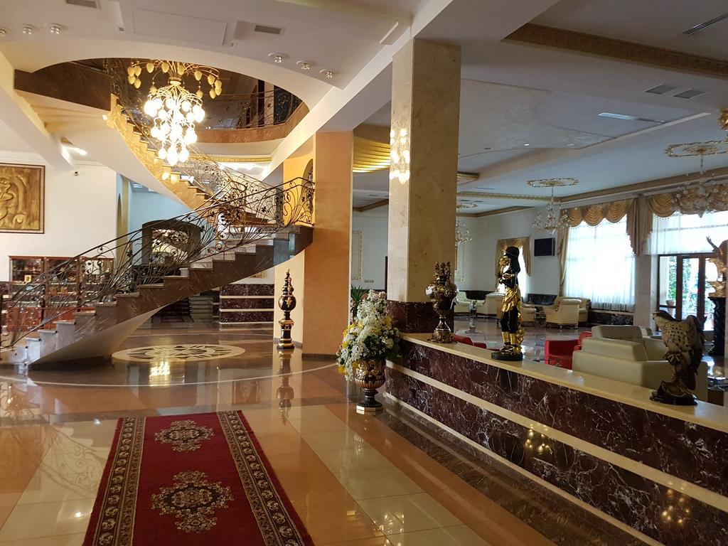 Armenian Royal Palace エレバン エクステリア 写真